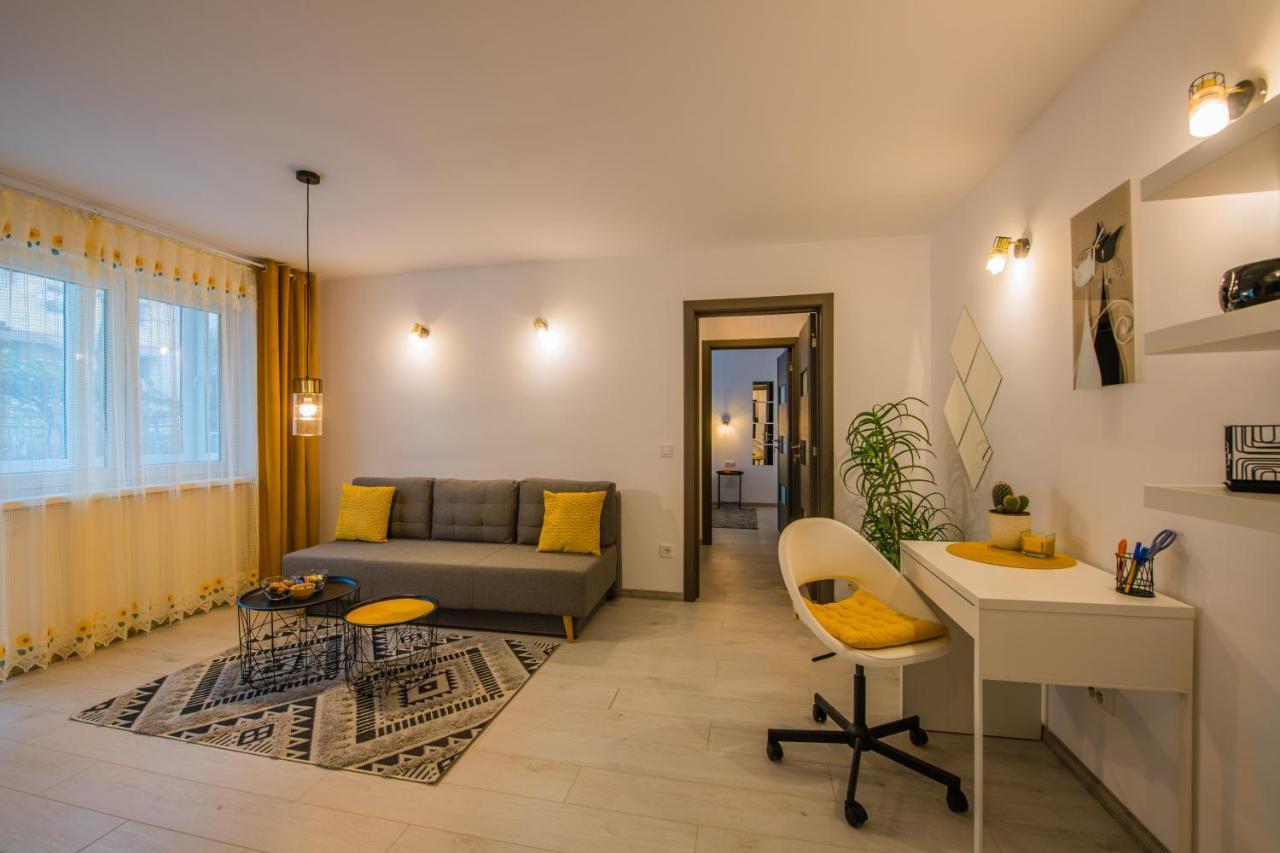 Kitty Sunflower Apartment Alba Iulia Exterior foto