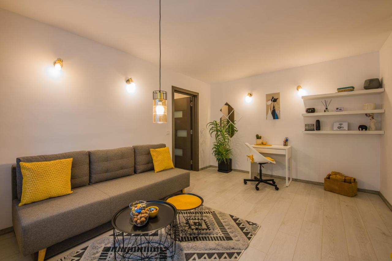 Kitty Sunflower Apartment Alba Iulia Exterior foto